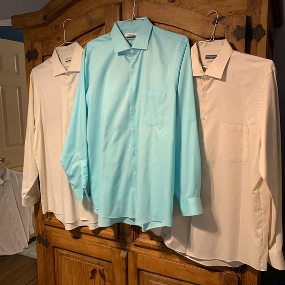 Set of 3 - Van Heusen Button-Up Dress Shirts - Picture 1 of 1